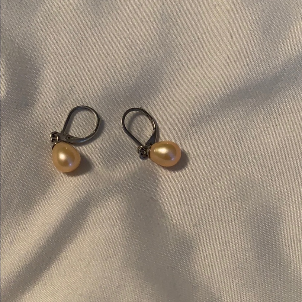 Pink pearl earrings